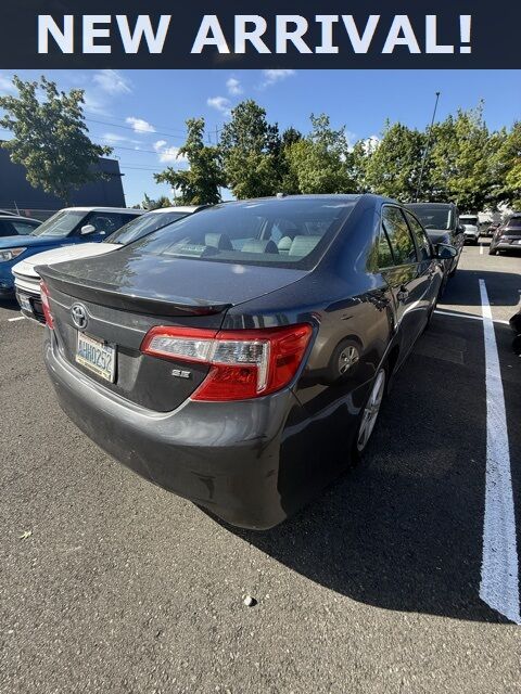 2012 Toyota Camry SE photo 5