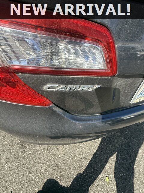 2012 Toyota Camry SE photo 9