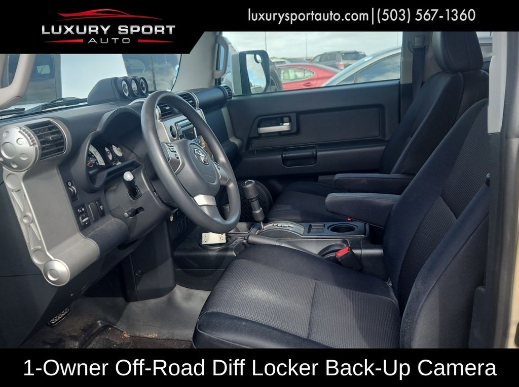 2012 Toyota FJ Cruiser Off-Road Pkg Tigard OR