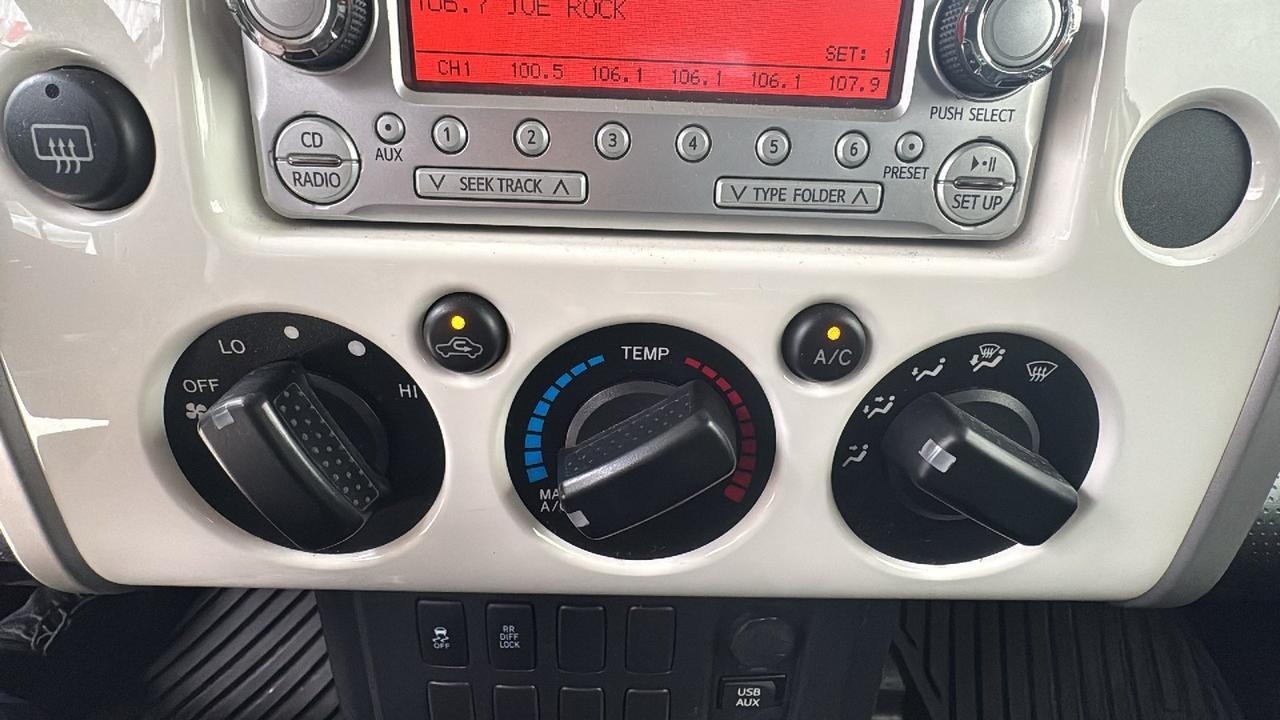 2012 Toyota FJ Cruiser SR  Selma TX