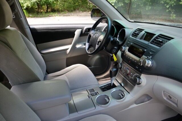 2012 Toyota Highlander / Tech Package / Third Row! High Point NC