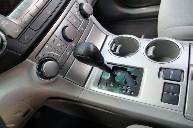 2012 Toyota Highlander / Tech Package / Third Row! High Point NC
