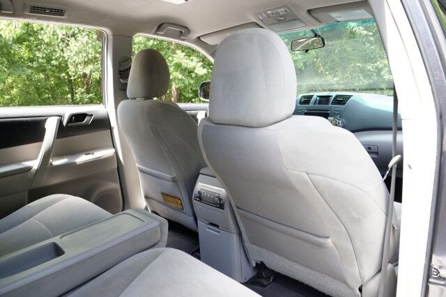 2012 Toyota Highlander / Tech Package / Third Row! High Point NC