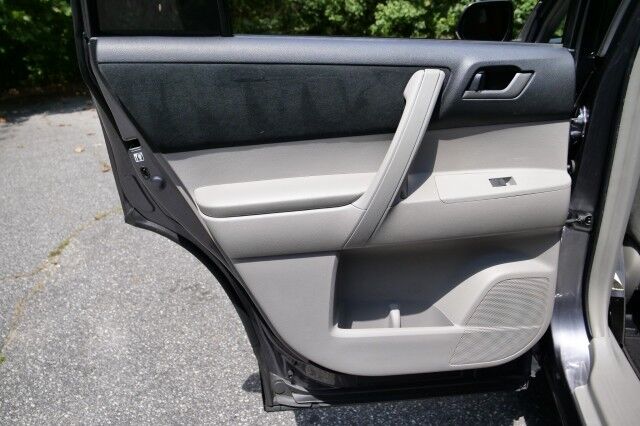 2012 Toyota Highlander / Tech Package / Third Row! High Point NC