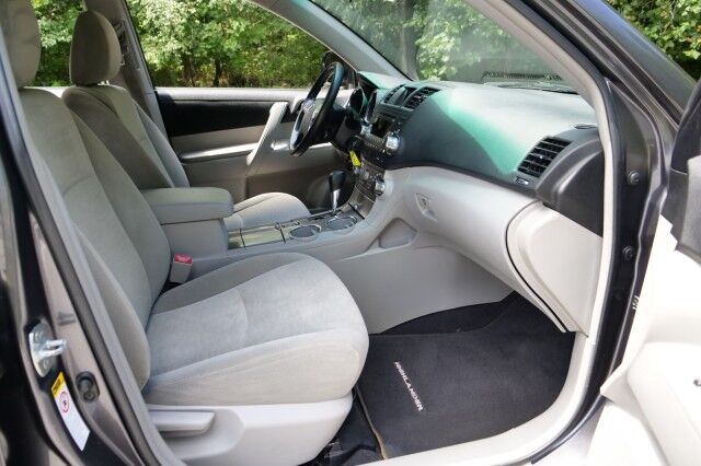 2012 Toyota Highlander / Tech Package / Third Row! High Point NC