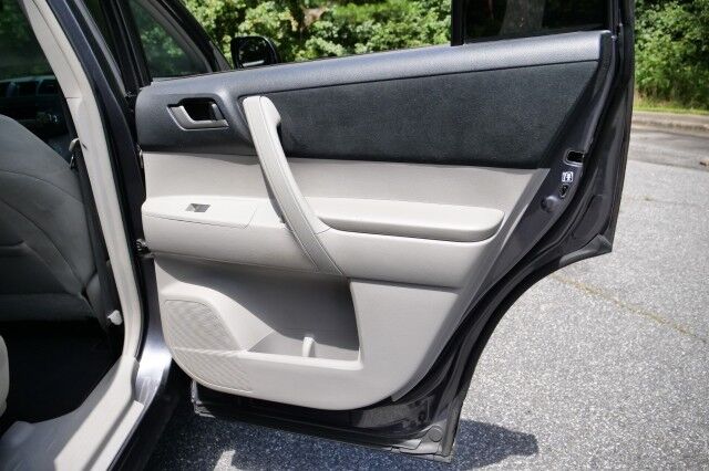 2012 Toyota Highlander / Tech Package / Third Row! High Point NC