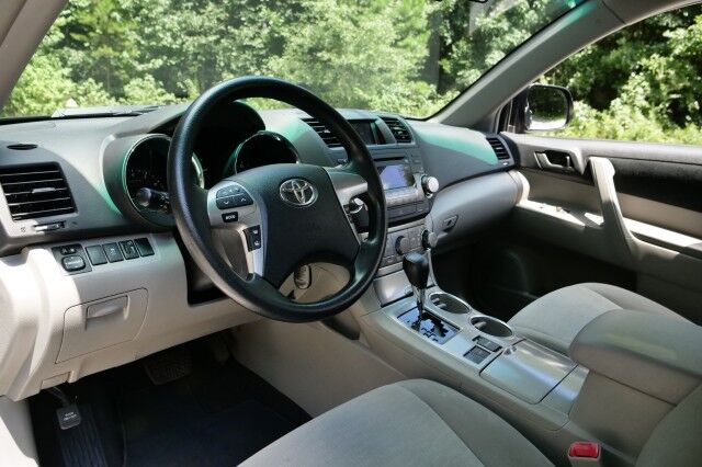 2012 Toyota Highlander / Tech Package / Third Row! High Point NC