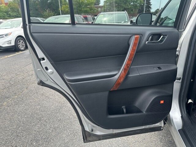 2012 Toyota Highlander Limited Worcester MA