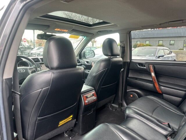 2012 Toyota Highlander Limited Worcester MA 2012 Toyota Highlander Limited Worcester MA