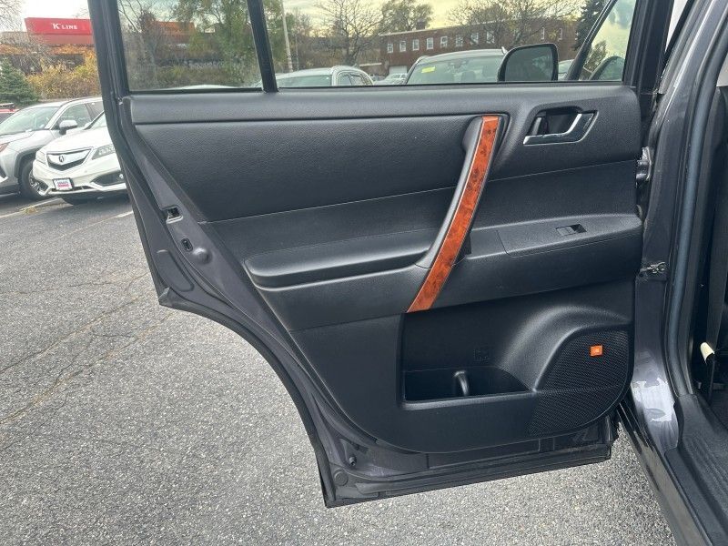 2012 Toyota Highlander Limited Worcester MA 2012 Toyota Highlander Limited Worcester MA