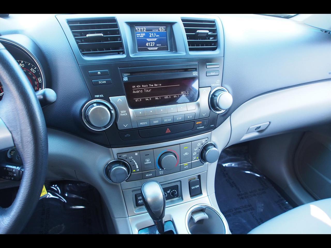 2012 Toyota Highlander SE