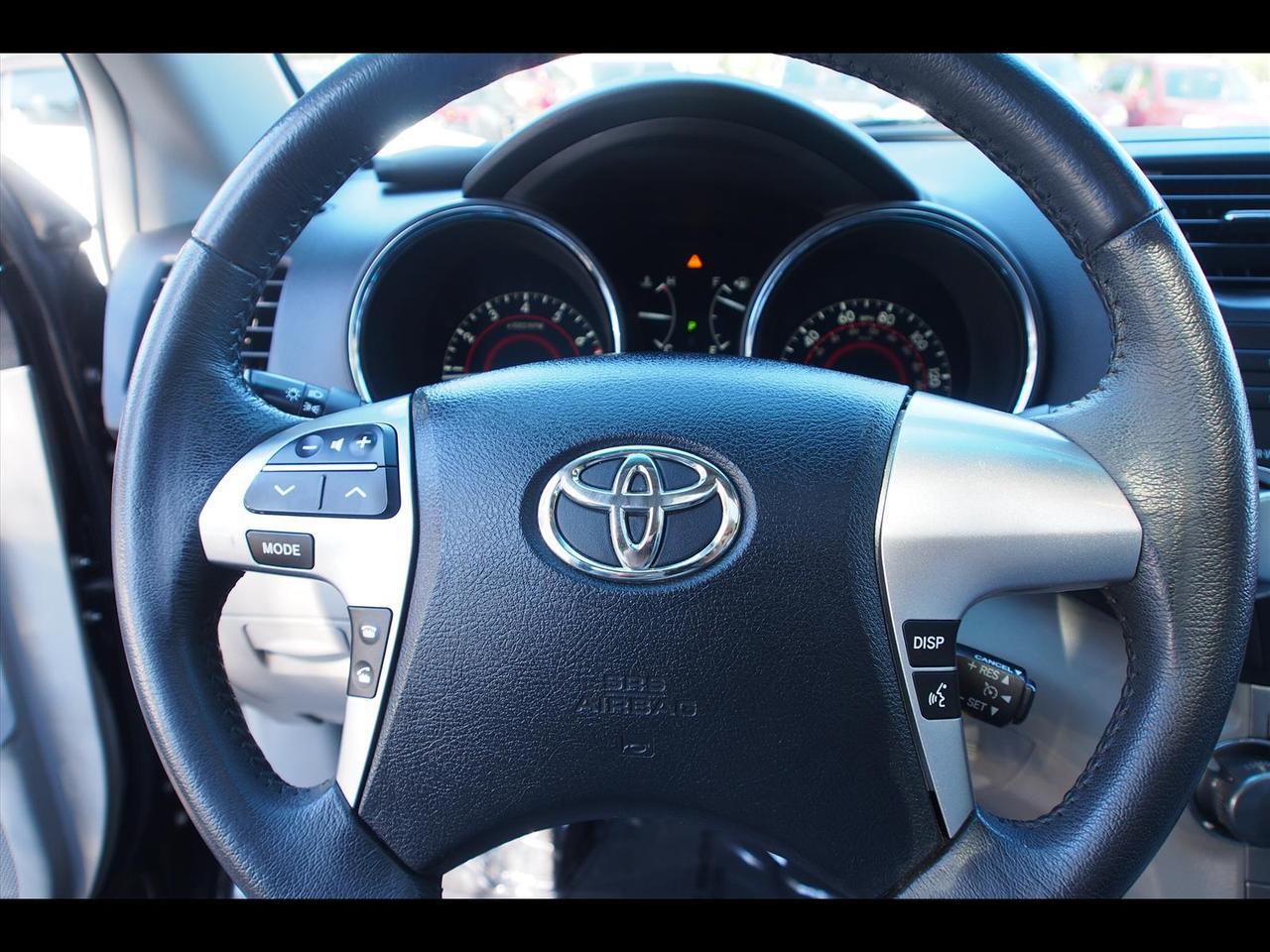 2012 Toyota Highlander SE