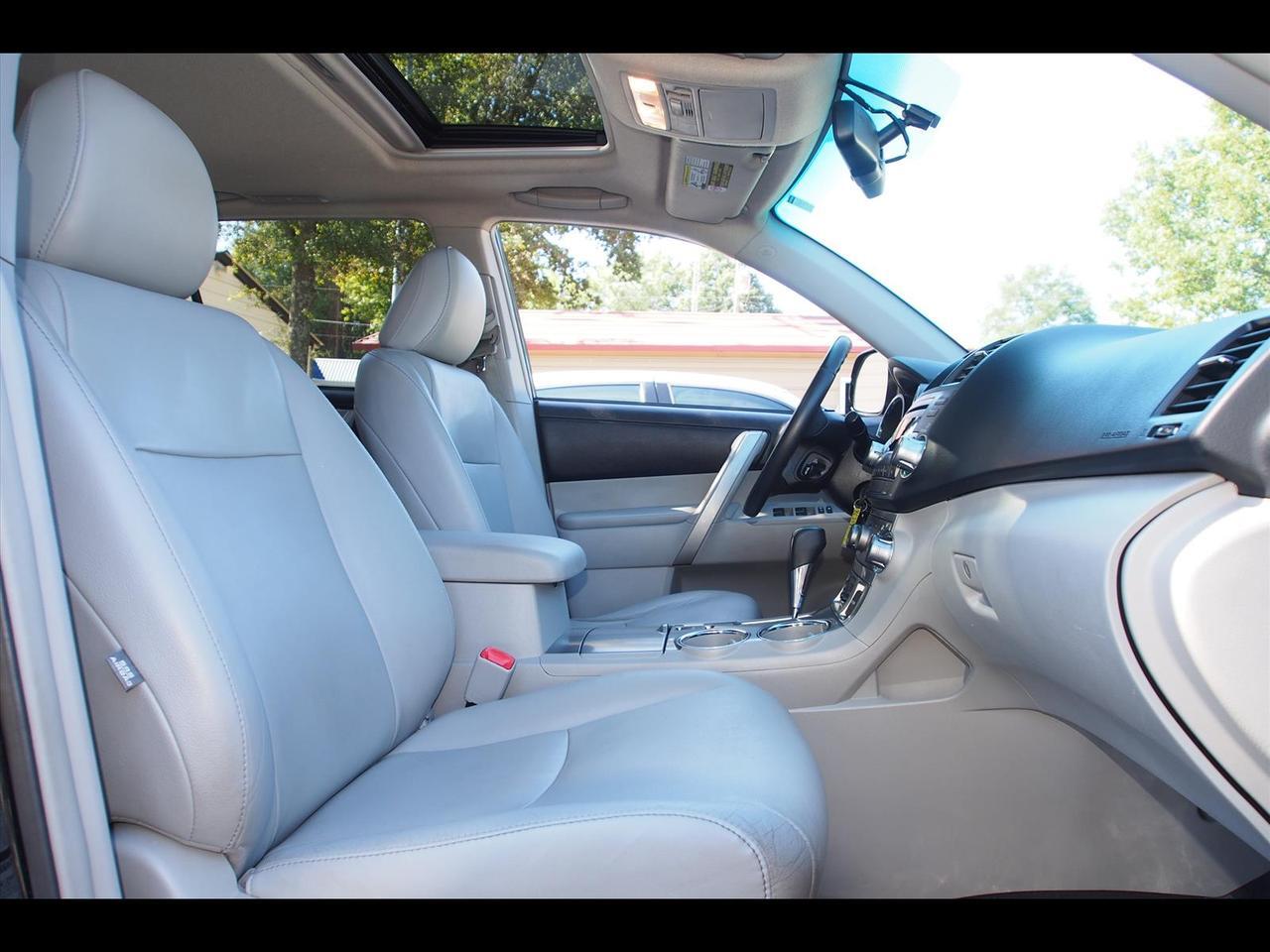 2012 Toyota Highlander SE