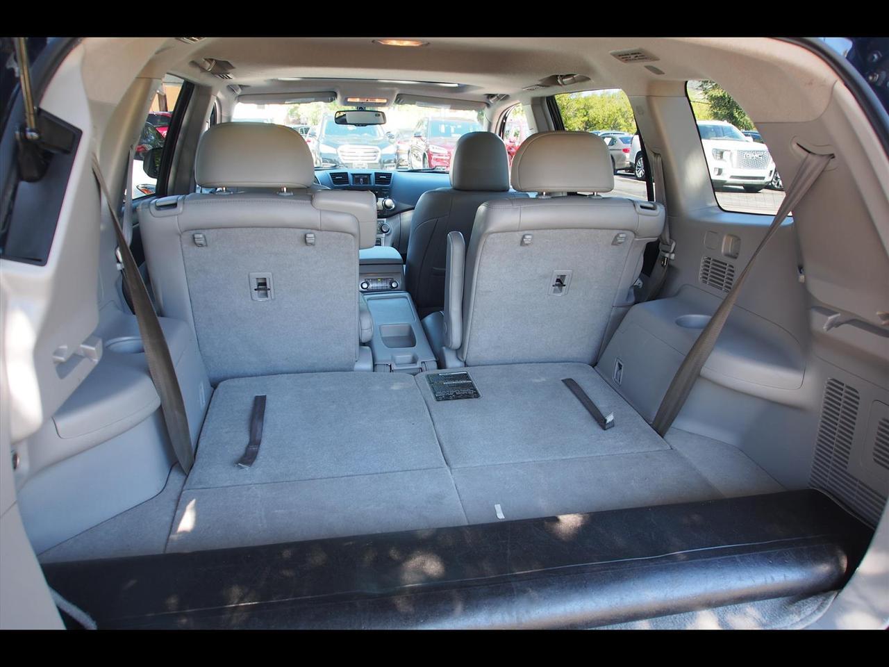 2012 Toyota Highlander SE