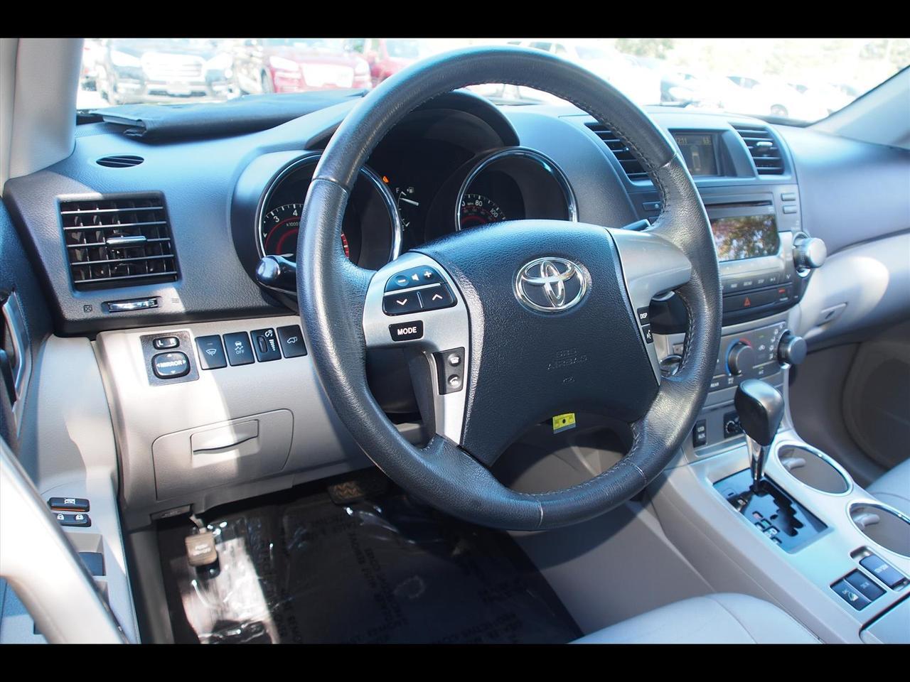 2012 Toyota Highlander SE