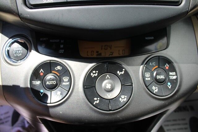2012 Toyota RAV4 Limited photo 17