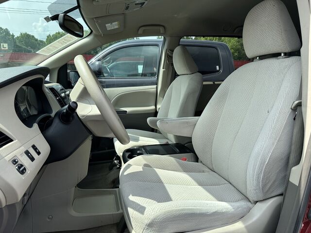 2012 Toyota Sienna 7-PASS  V6 LE College Park GA
