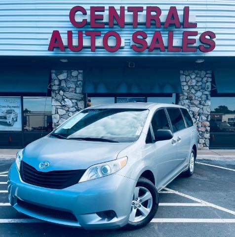 2012 Toyota Sienna Base 7 Passenger | LE 8 Passenger