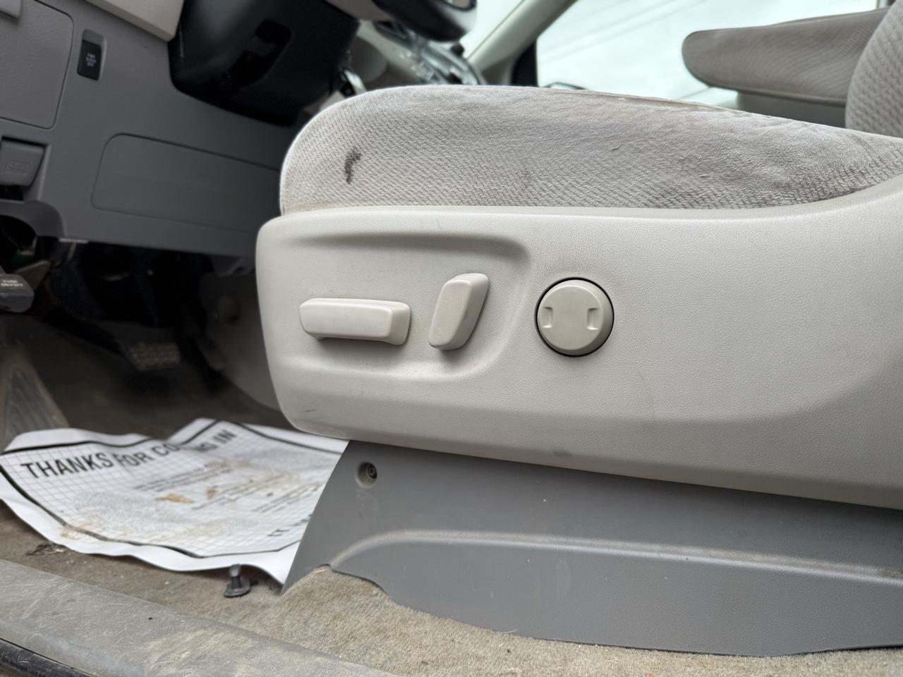 2012 Toyota Sienna Base Crestwood KY