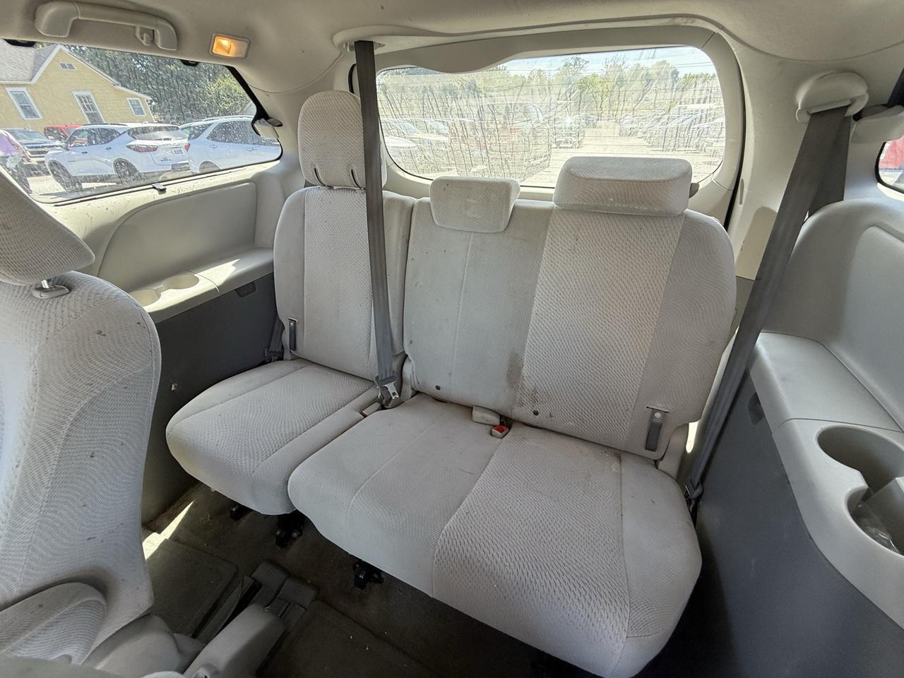 2012 Toyota Sienna Base Crestwood KY