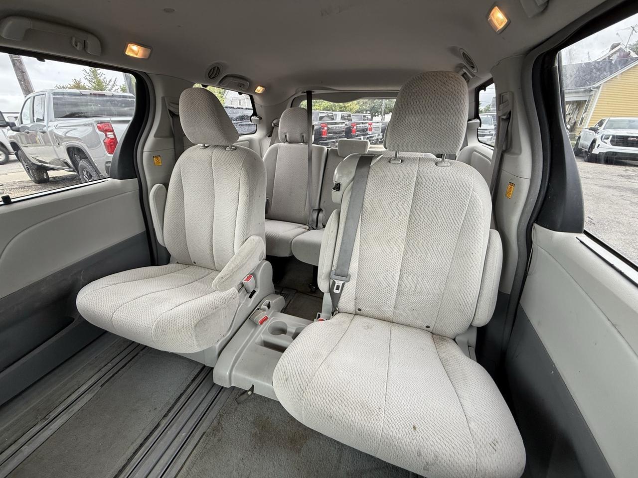 2012 Toyota Sienna Base Crestwood KY