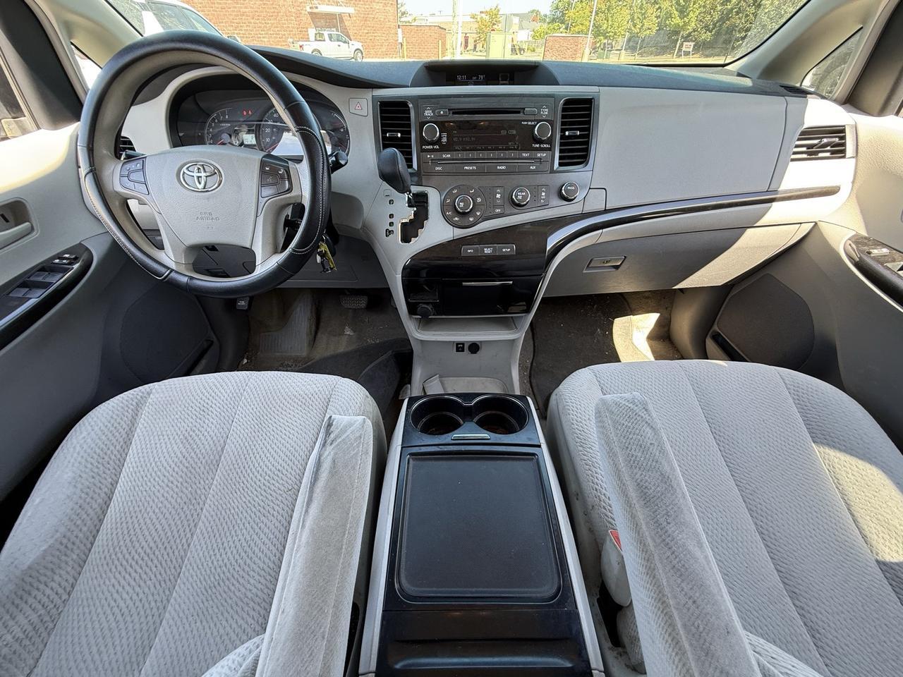 2012 Toyota Sienna Base Crestwood KY