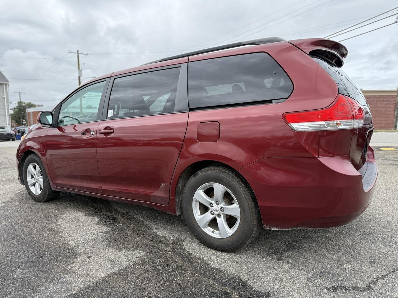 2012 Toyota Sienna Base Crestwood KY
