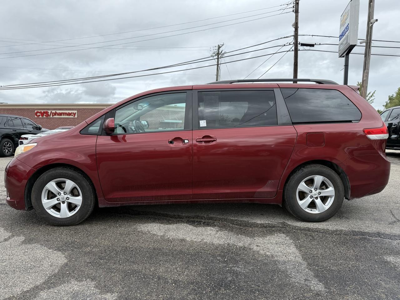 2012 Toyota Sienna Base Crestwood KY