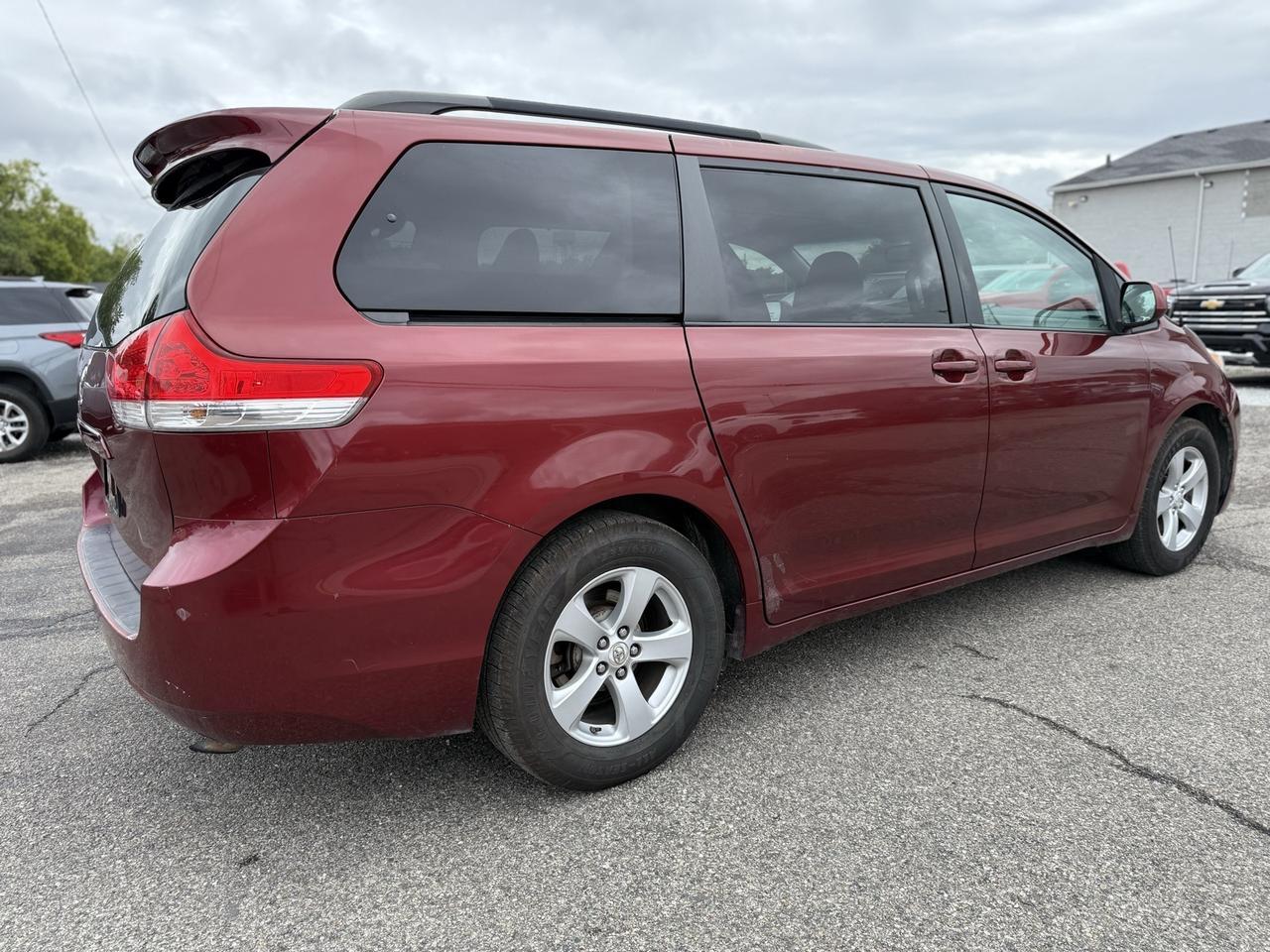 2012 Toyota Sienna Base Crestwood KY