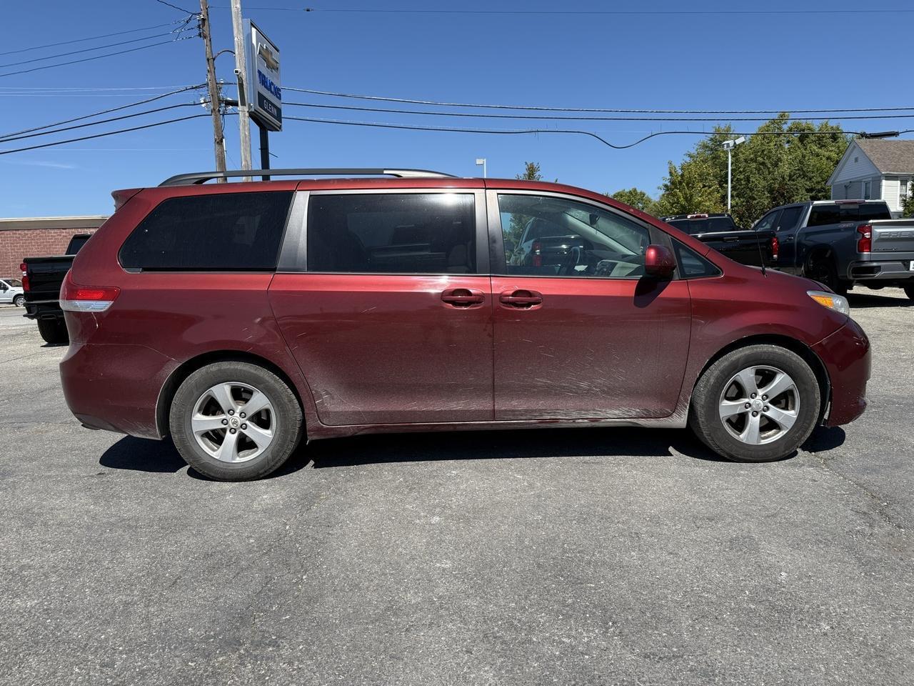 2012 Toyota Sienna Base Crestwood KY