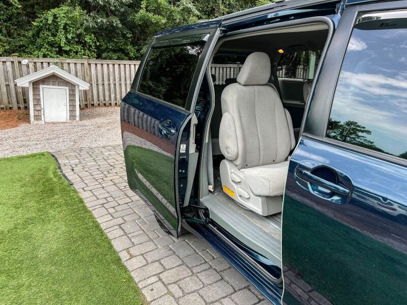 2012 Toyota Sienna LE Wilmington NC