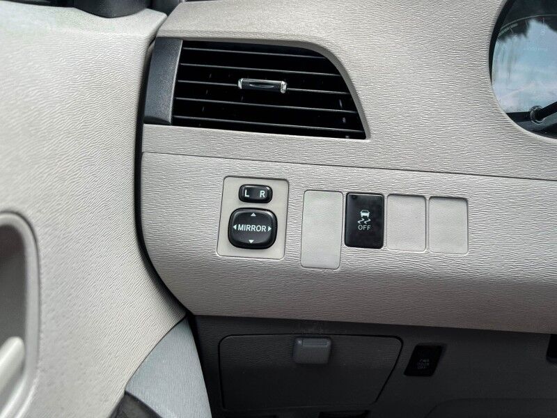 2012 Toyota Sienna LE Wilmington NC
