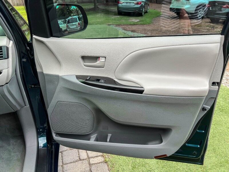2012 Toyota Sienna LE Wilmington NC