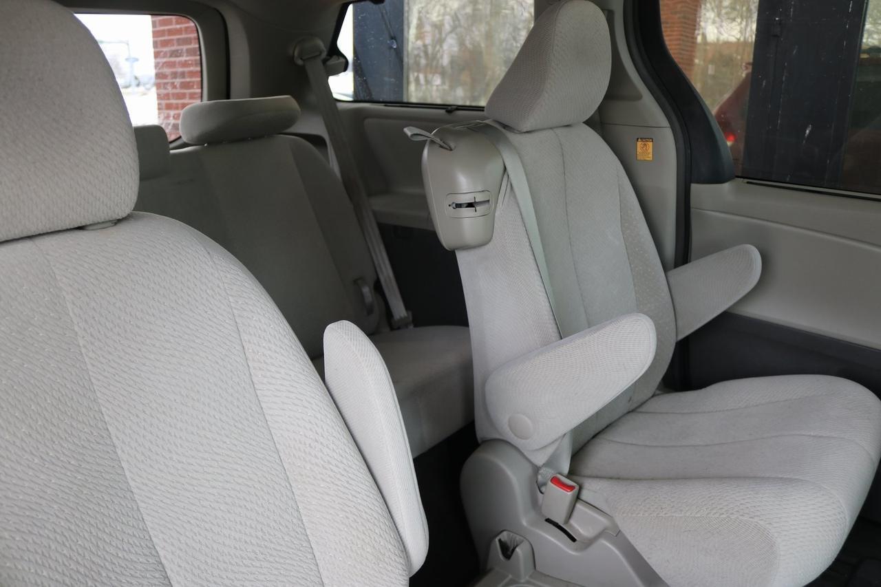 2012 Toyota Sienna LE Fredericksburg VA