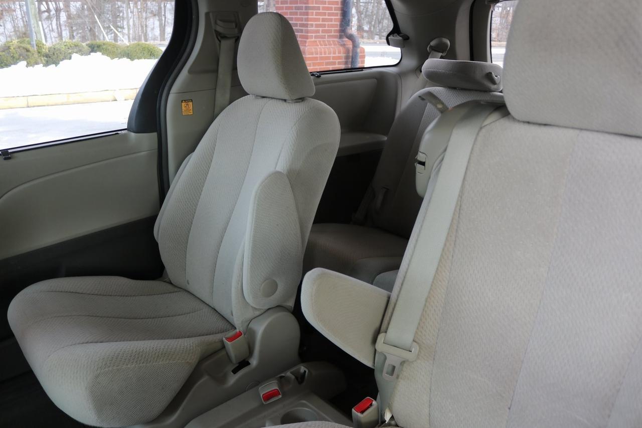 2012 Toyota Sienna LE Fredericksburg VA