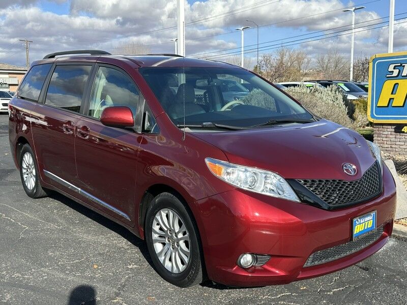 2012 Toyota Sienna XLE's photo