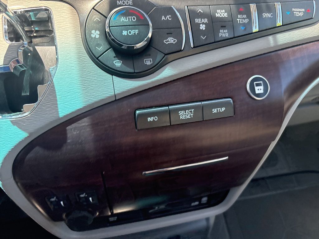 2012 Toyota Sienna XLE Mobility Auto Access Cockeysville MD