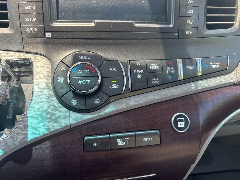 2012 Toyota Sienna XLE Mobility Auto Access Cockeysville MD