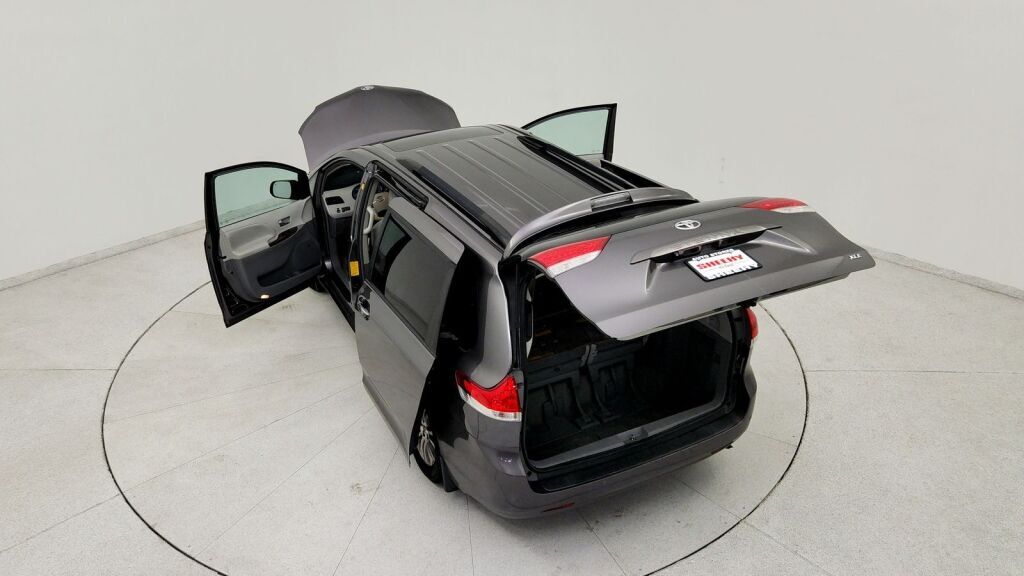 2012 Toyota Sienna XLE Laurel MD