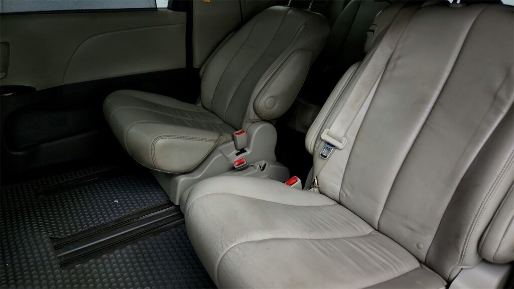 2012 Toyota Sienna XLE Laurel MD