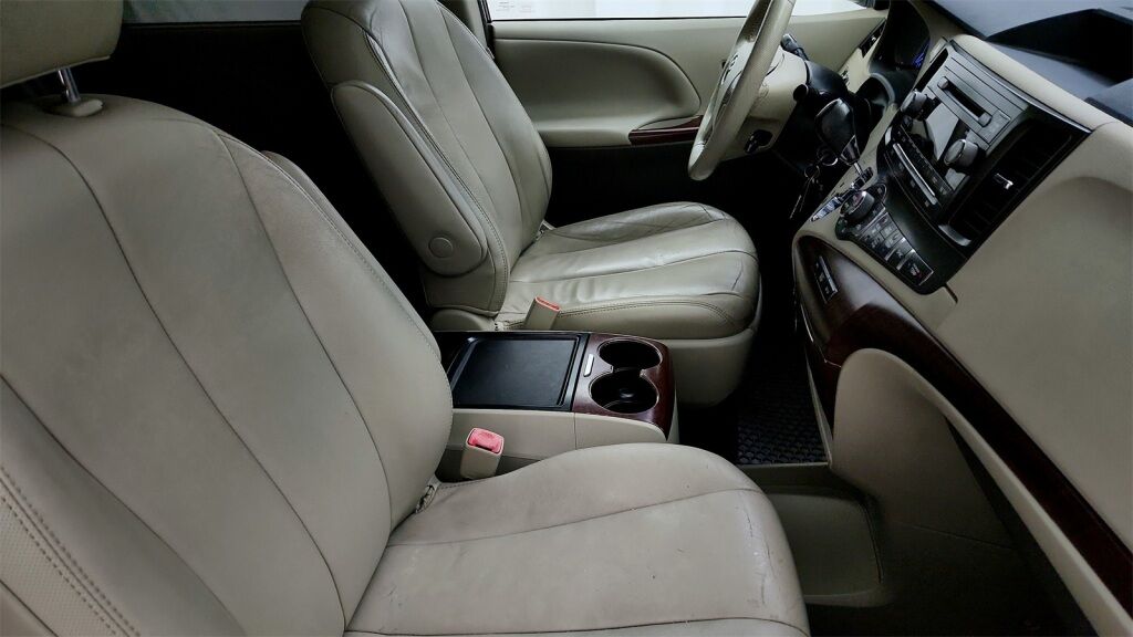 2012 Toyota Sienna XLE Laurel MD