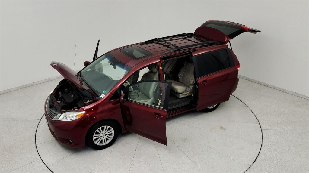 2012 Toyota Sienna XLE Laurel MD