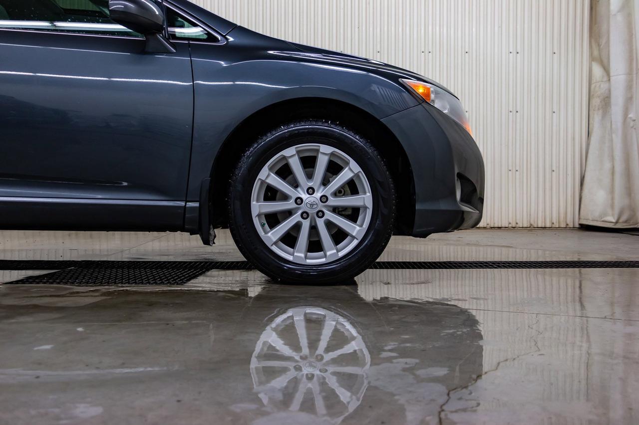 2012 Toyota Venza AWD LE Leather Roof Nav Red Deer AB