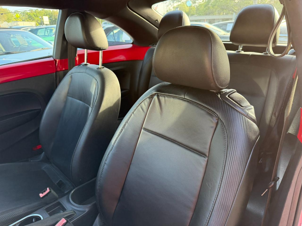 2012 Volkswagen Beetle 2dr Cpe Auto 2.5L PZEV Jacksonville FL