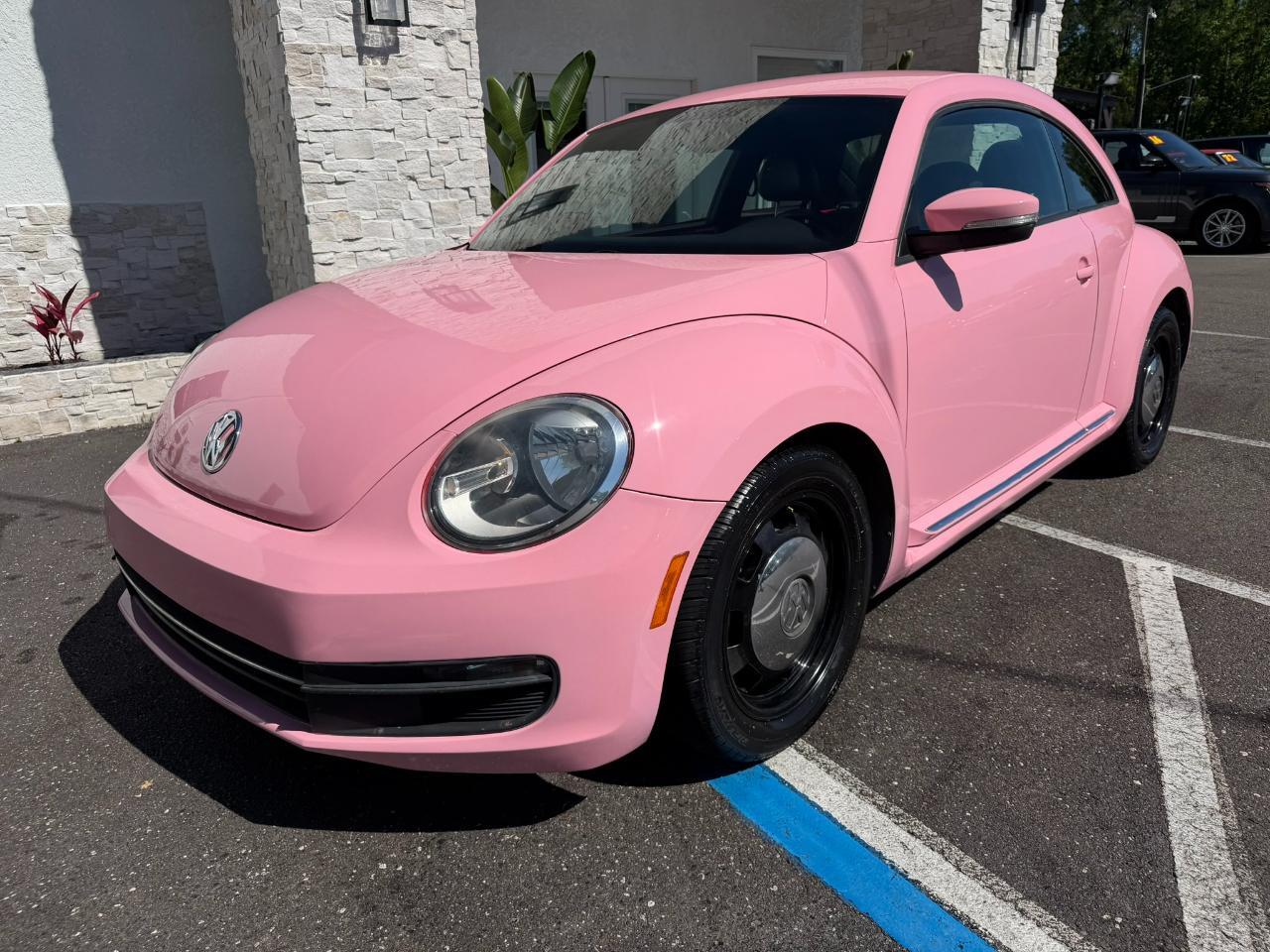 2012 Volkswagen Beetle 2dr Cpe Auto 2.5L PZEV