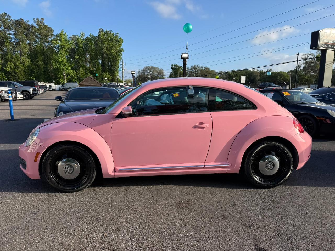 2012 Volkswagen Beetle 2dr Cpe Auto 2.5L PZEV