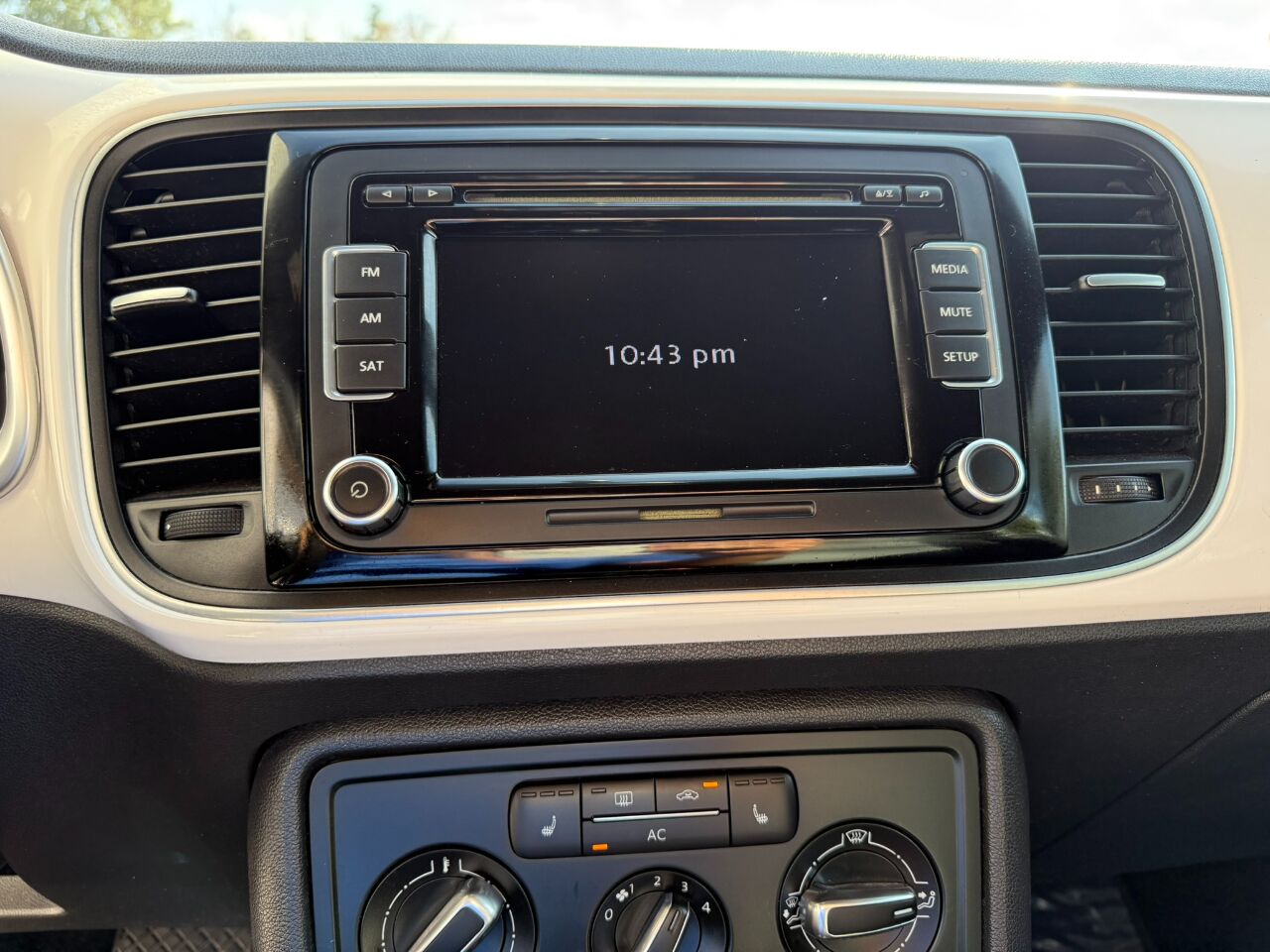 2012 Volkswagen Beetle 2dr Cpe Auto 2.5L PZEV Jacksonville FL