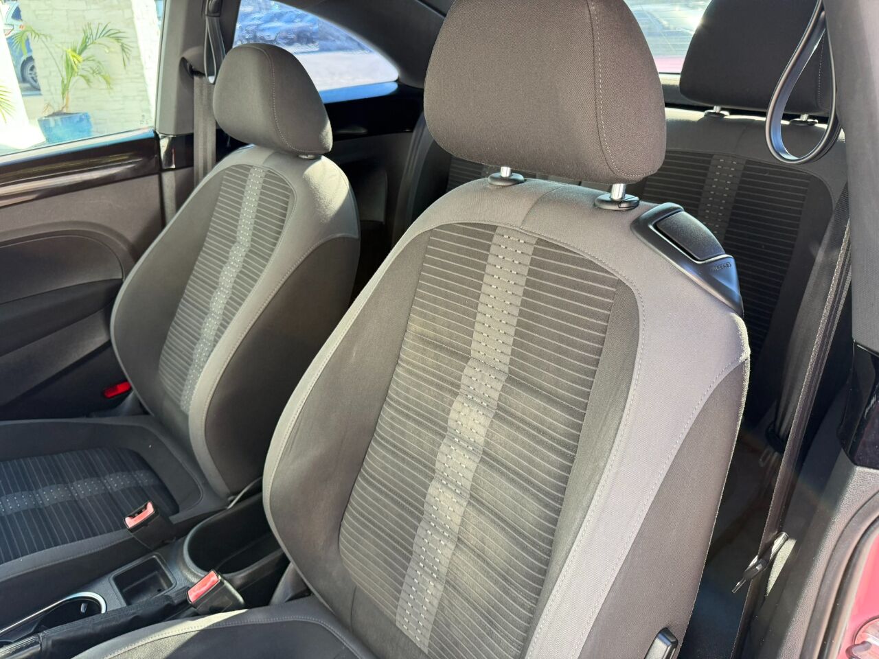 2012 Volkswagen Beetle 2dr Cpe DSG 2.0T Turbo PZEV Jacksonville FL