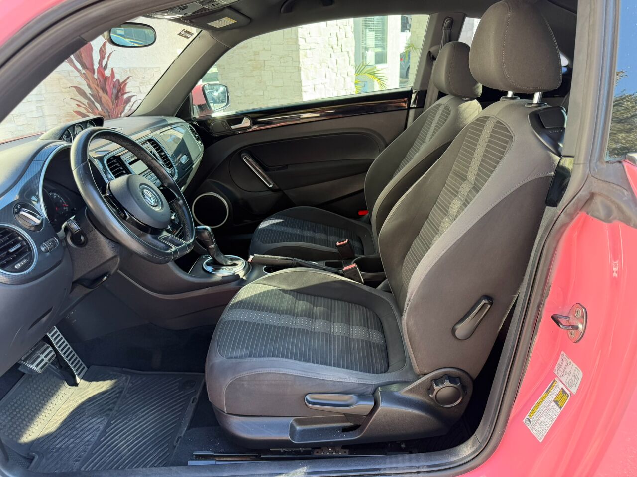 2012 Volkswagen Beetle 2dr Cpe DSG 2.0T Turbo PZEV Jacksonville FL