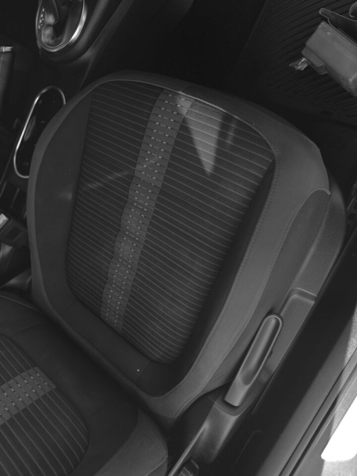 2012 Volkswagen Beetle 2dr Cpe DSG 2.0T Turbo PZEV Jacksonville FL